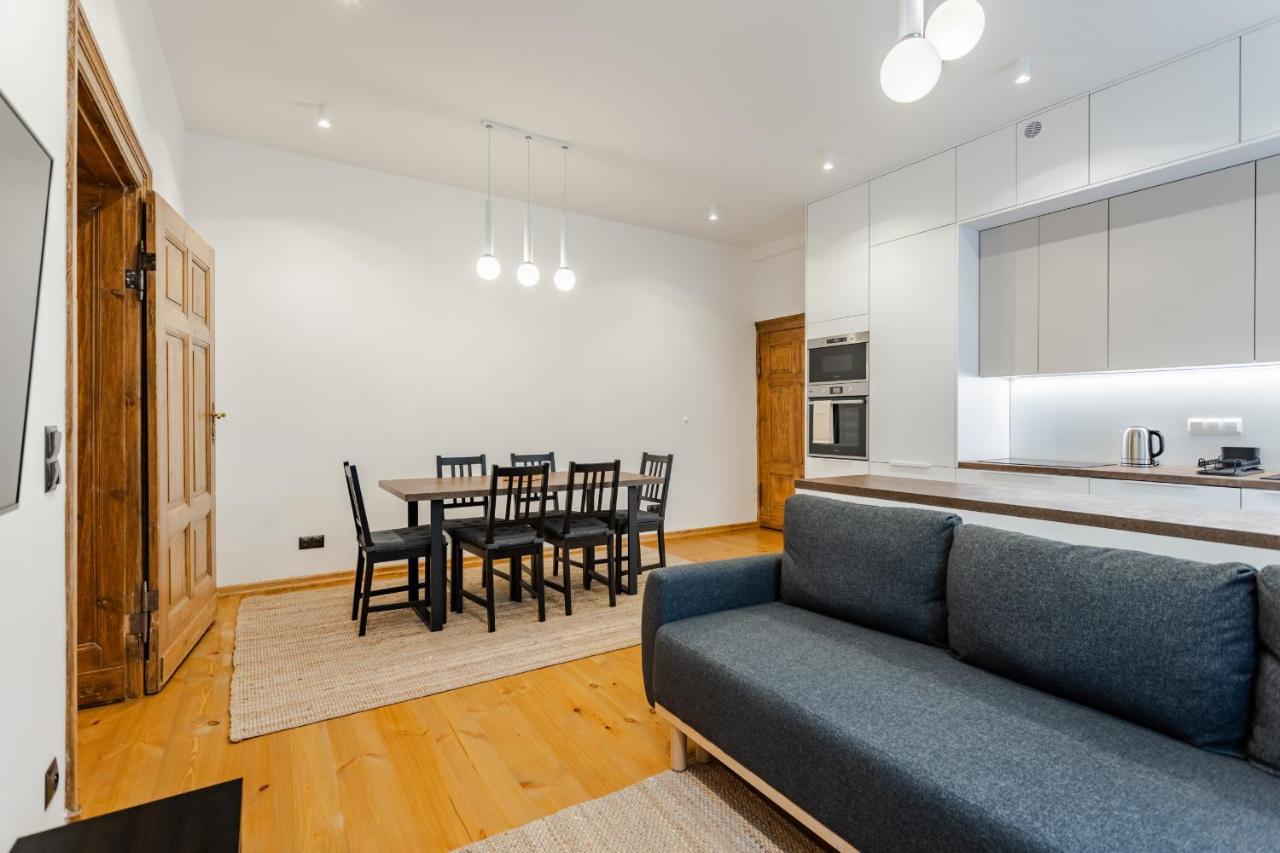 Two Bedroom Very Berry Apartment In Poznan With Desk By Noclegi Renters Εξωτερικό φωτογραφία