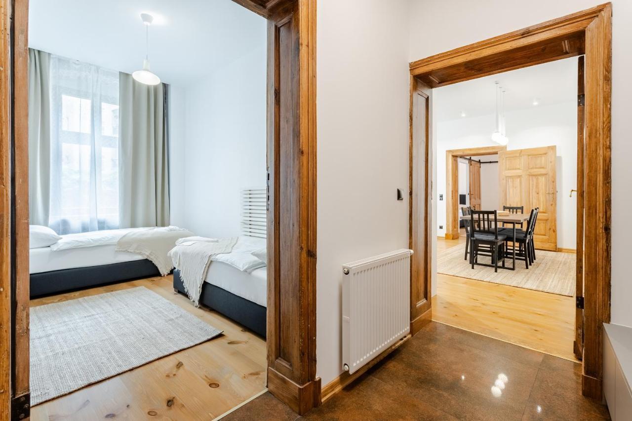 Two Bedroom Very Berry Apartment In Poznan With Desk By Noclegi Renters Εξωτερικό φωτογραφία