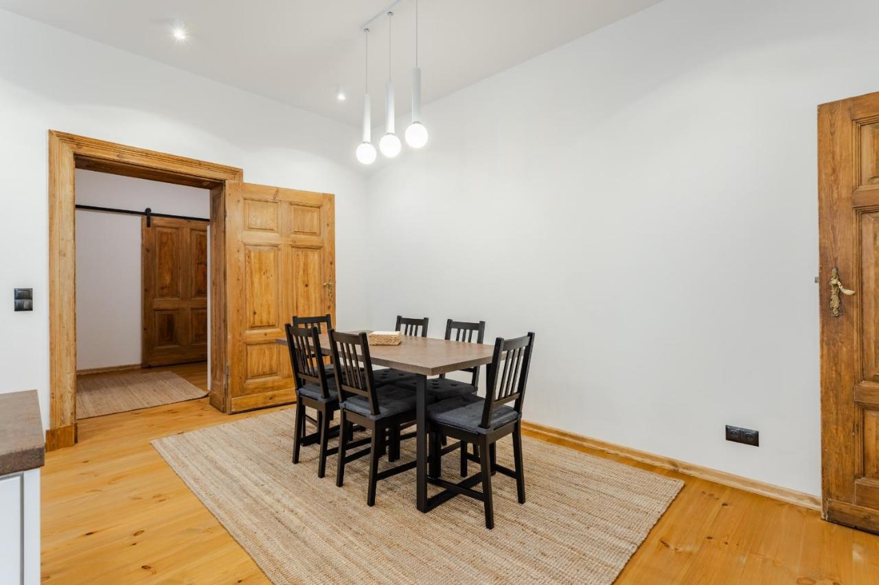 Two Bedroom Very Berry Apartment In Poznan With Desk By Noclegi Renters Εξωτερικό φωτογραφία