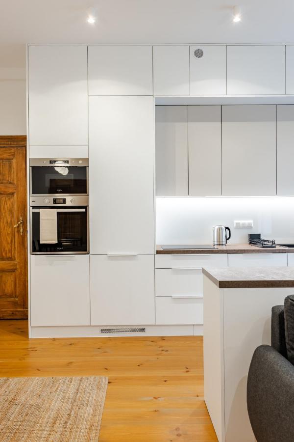 Two Bedroom Very Berry Apartment In Poznan With Desk By Noclegi Renters Εξωτερικό φωτογραφία